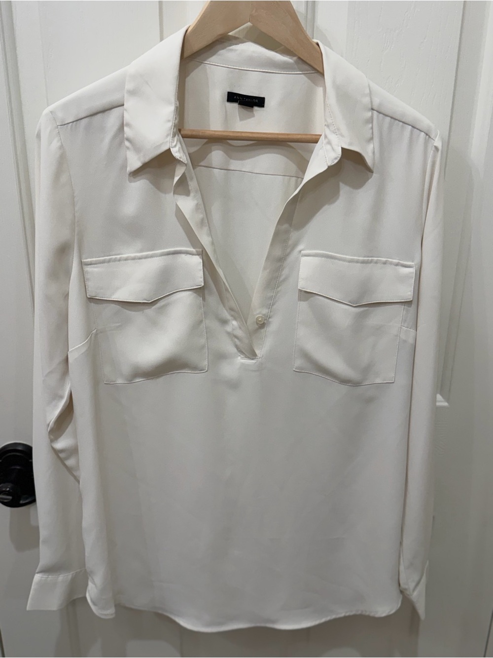 Ann Taylor Cream V-Neck Long Sleeve Blouse